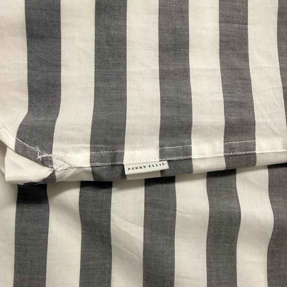 Perry Ellis Men’s Large Short Sleeve Button Down Shirt White Blue Striped L - Picture 5 of 9